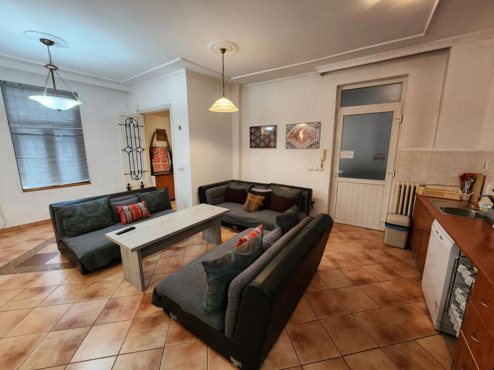 Authentic Belgrade Centre Apartments For Large Groups, Republic Square - Up To 47 People In 5 Apartments Ruang foto