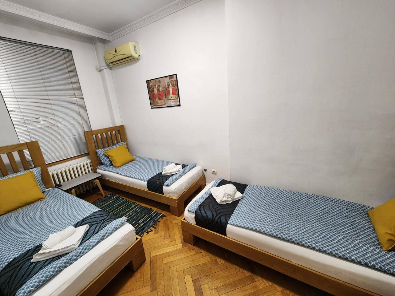 Authentic Belgrade Centre Apartments For Large Groups, Republic Square - Up To 47 People In 5 Apartments Ruang foto
