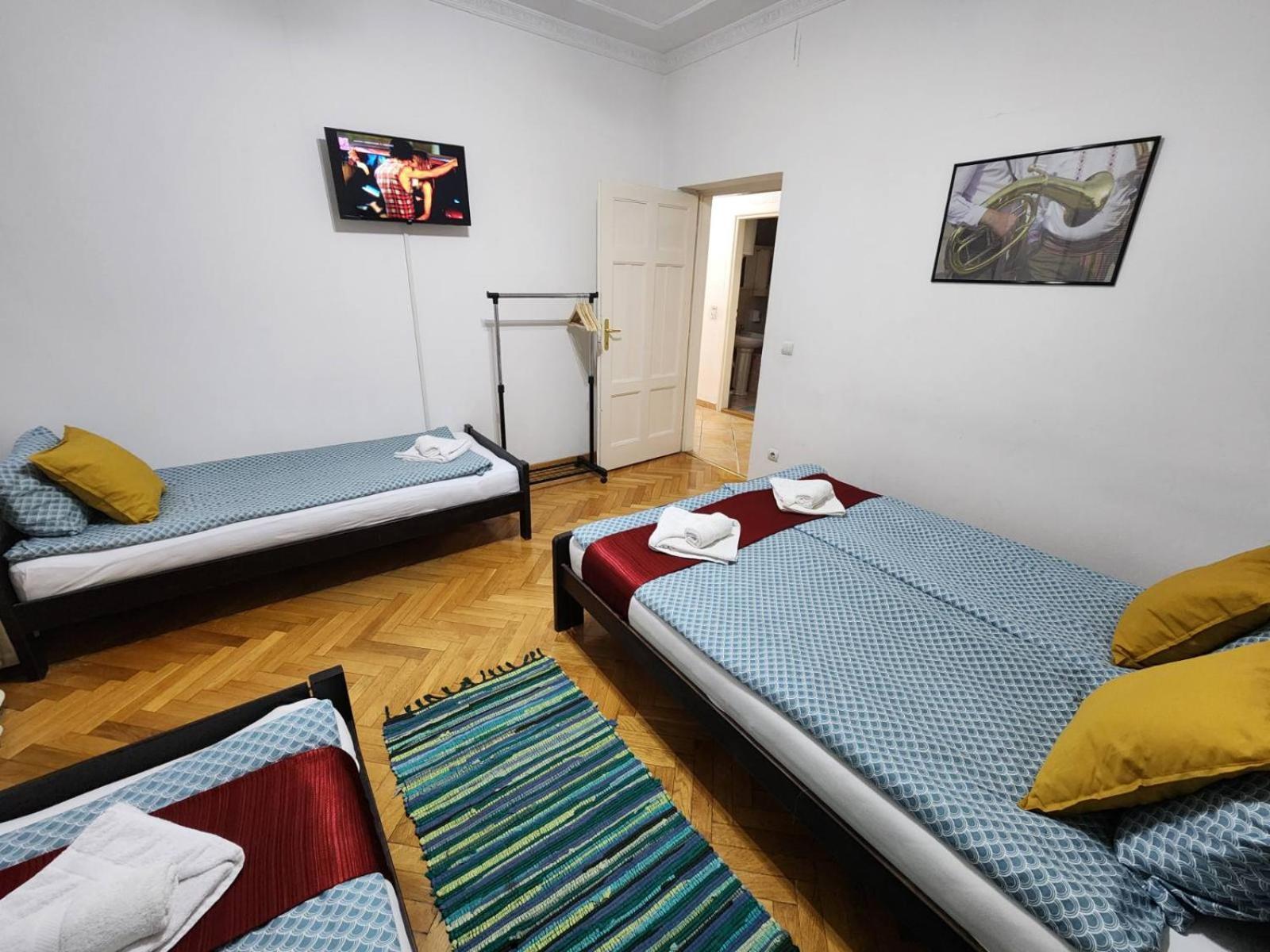 Authentic Belgrade Centre Apartments For Large Groups, Republic Square - Up To 47 People In 5 Apartments Ruang foto