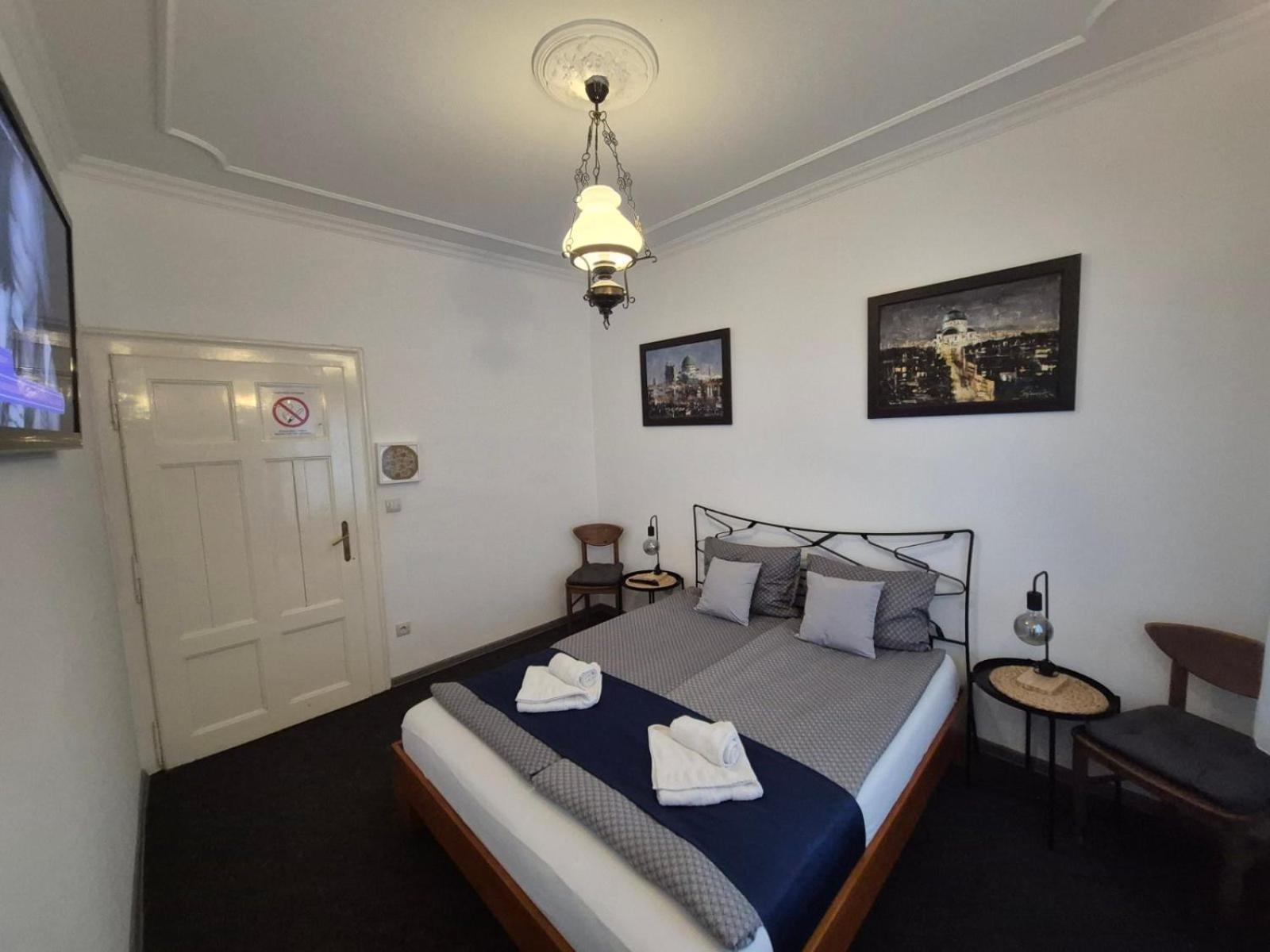 Authentic Belgrade Centre Apartments For Large Groups, Republic Square - Up To 47 People In 5 Apartments Ruang foto