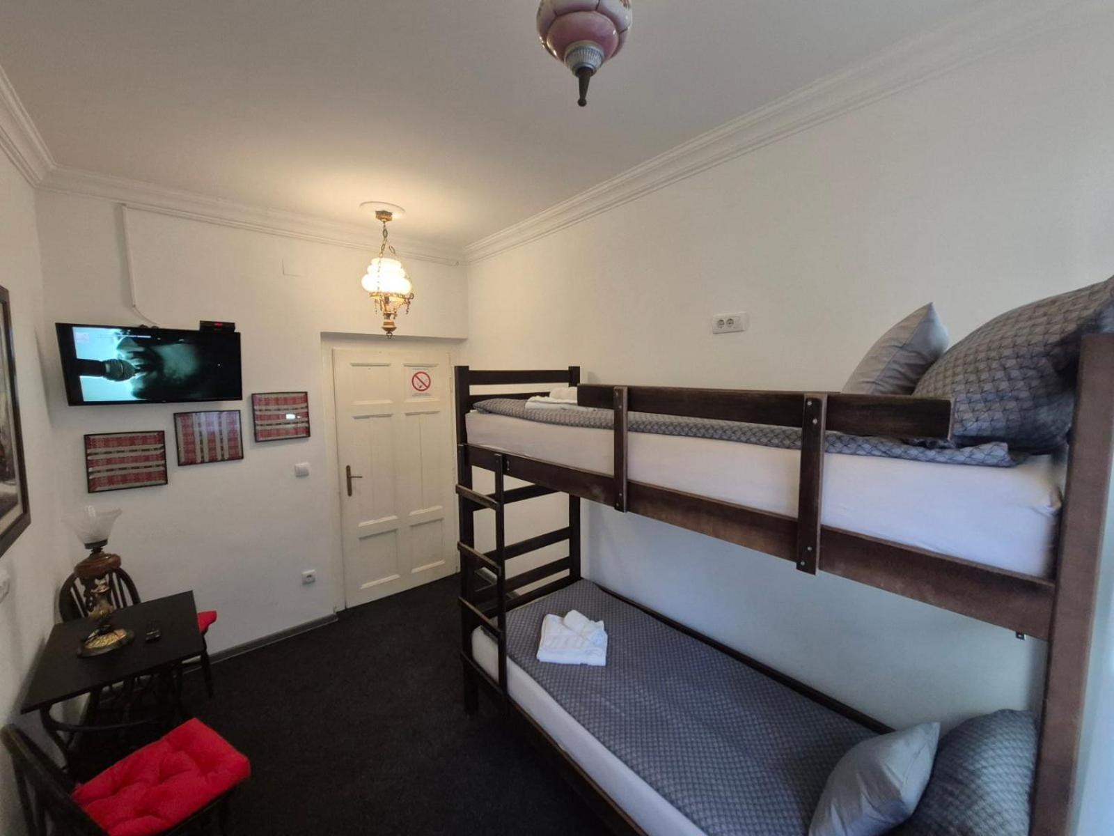 Authentic Belgrade Centre Apartments For Large Groups, Republic Square - Up To 47 People In 5 Apartments Ruang foto