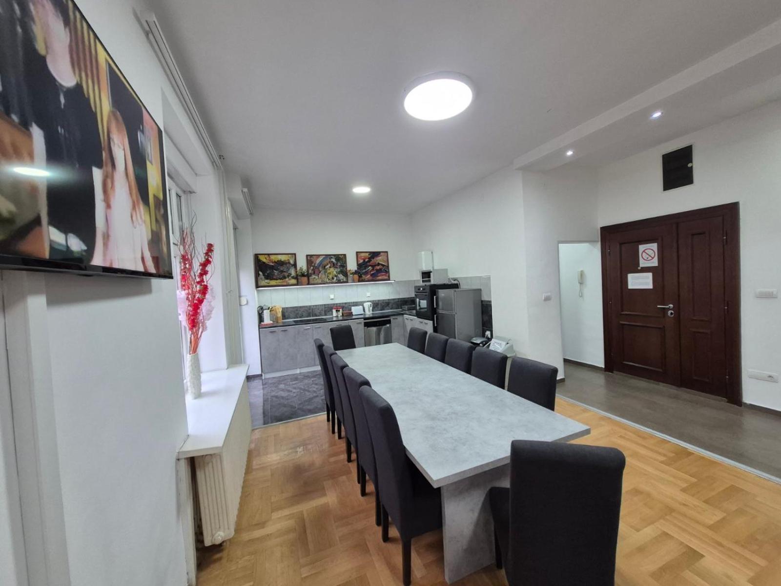 Authentic Belgrade Centre Apartments For Large Groups, Republic Square - Up To 47 People In 5 Apartments Ruang foto