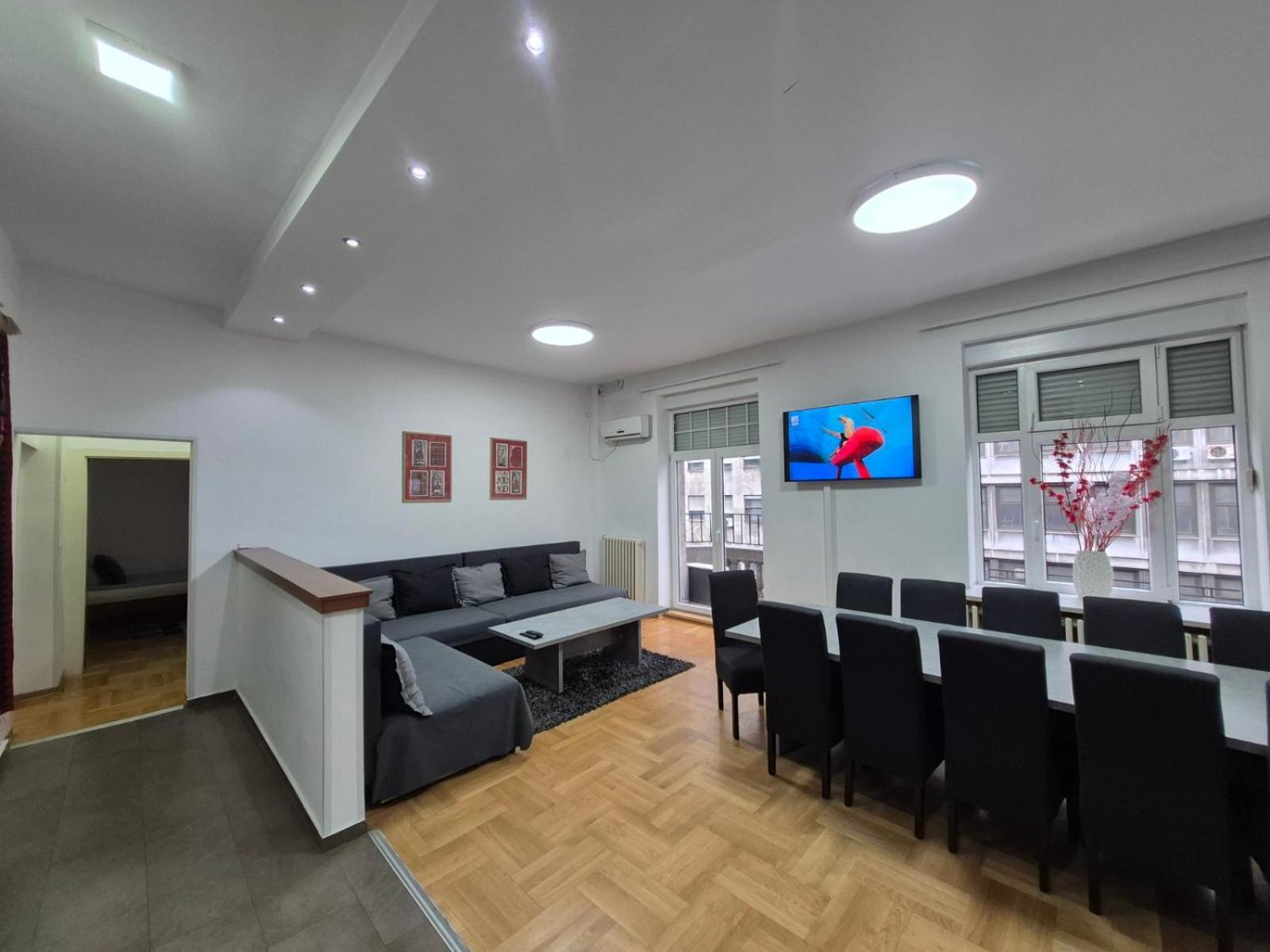 Authentic Belgrade Centre Apartments For Large Groups, Republic Square - Up To 47 People In 5 Apartments Ruang foto