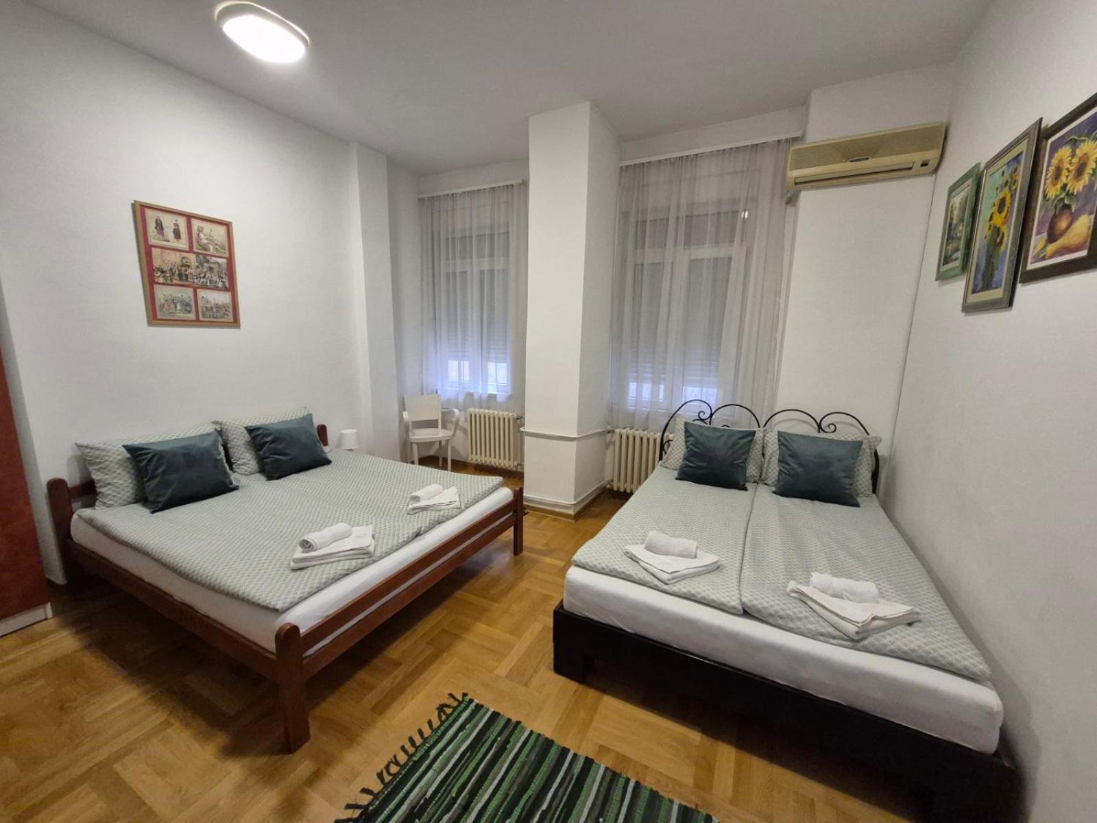 Authentic Belgrade Centre Apartments For Large Groups, Republic Square - Up To 47 People In 5 Apartments Ruang foto