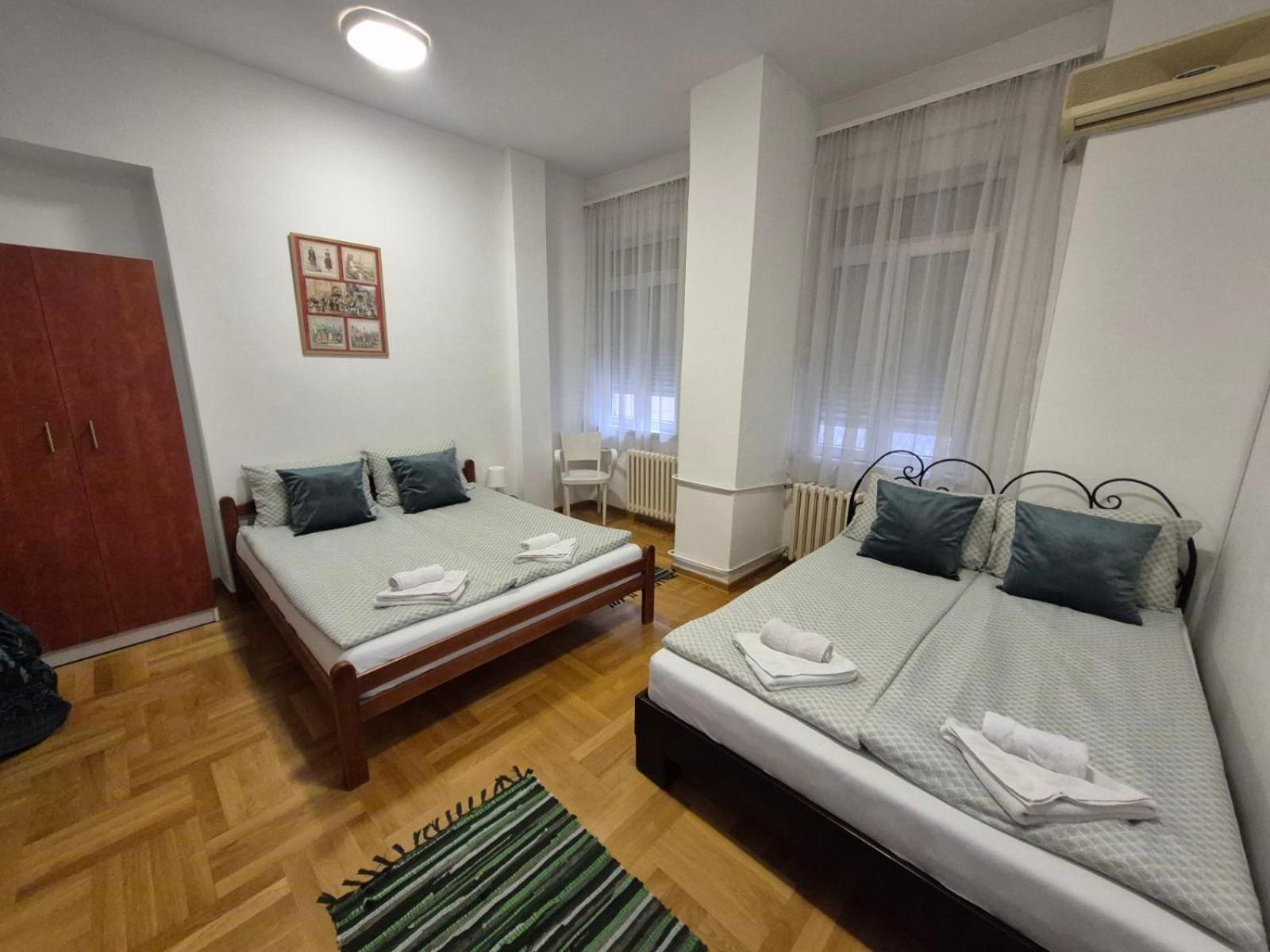 Authentic Belgrade Centre Apartments For Large Groups, Republic Square - Up To 47 People In 5 Apartments Ruang foto