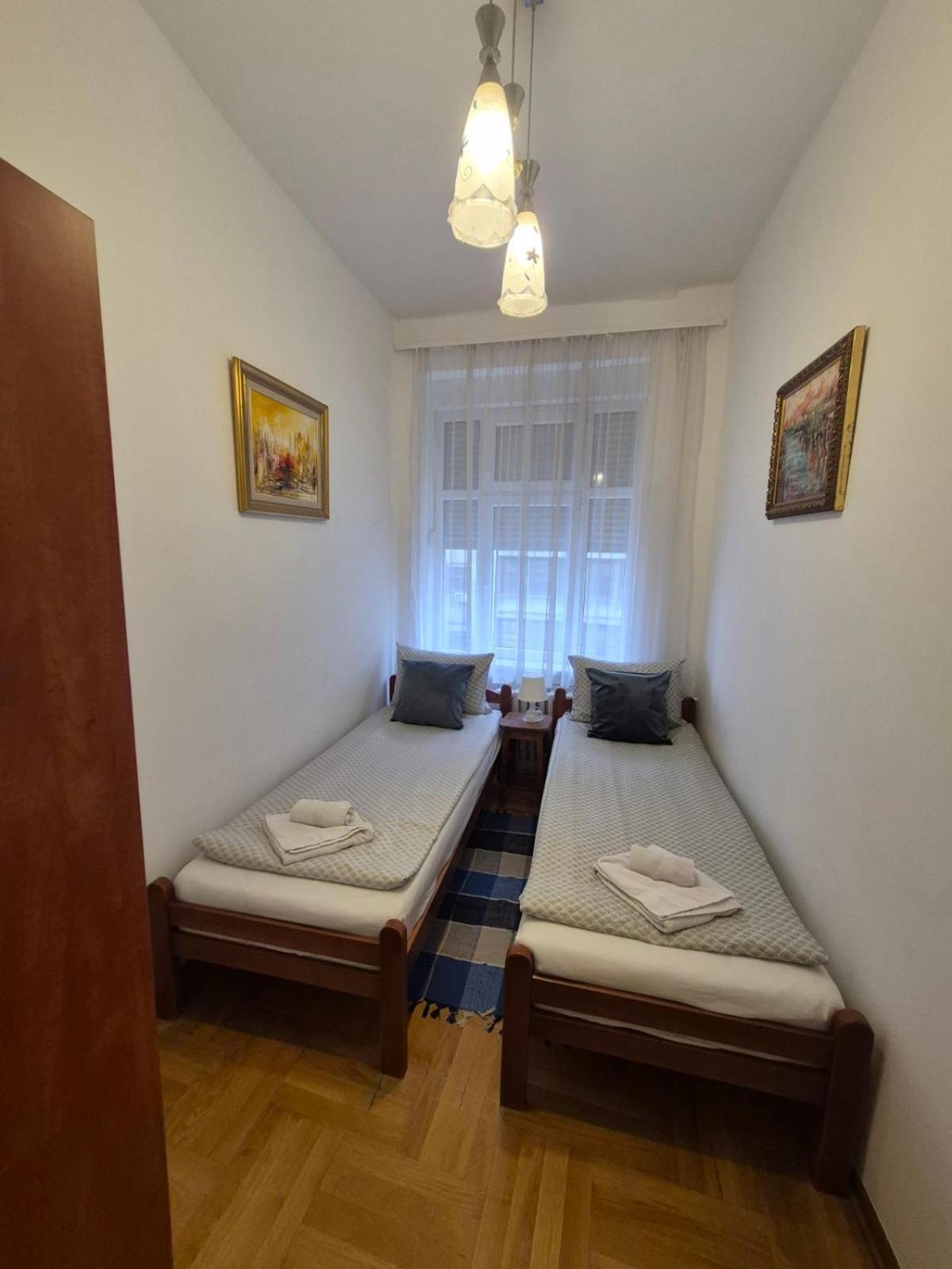 Authentic Belgrade Centre Apartments For Large Groups, Republic Square - Up To 47 People In 5 Apartments Ruang foto