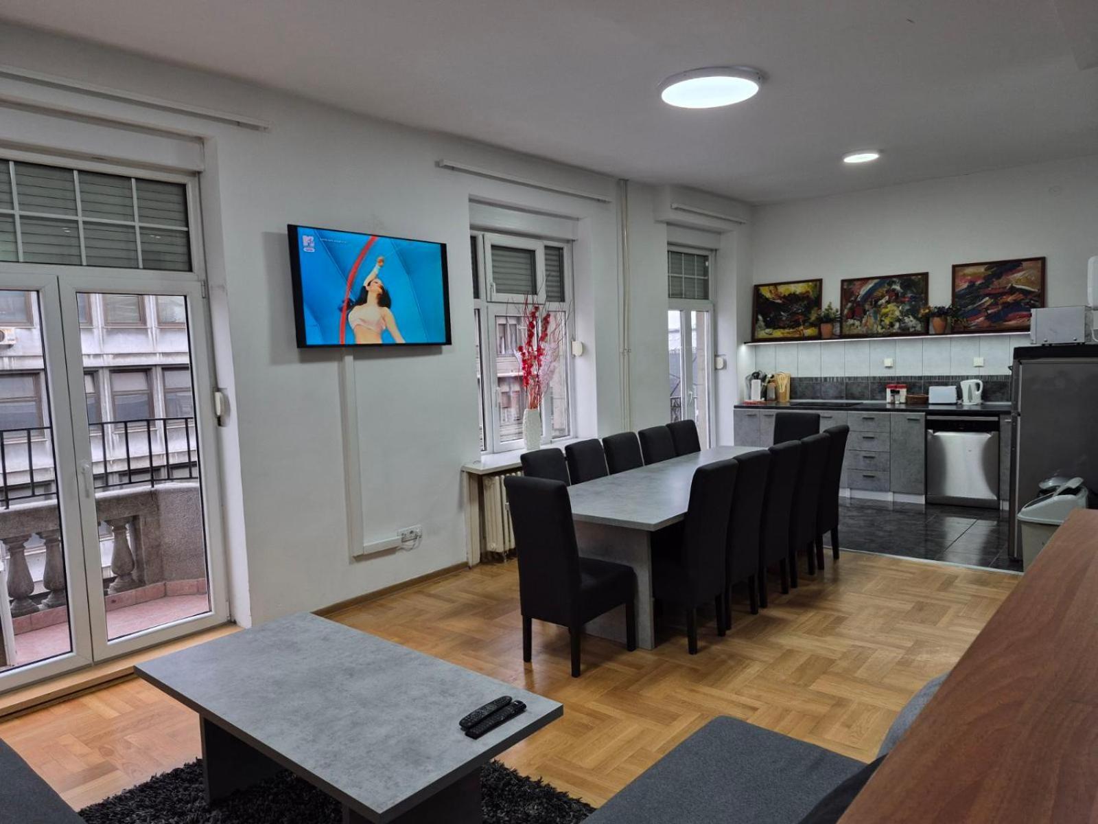Authentic Belgrade Centre Apartments For Large Groups, Republic Square - Up To 47 People In 5 Apartments Ruang foto