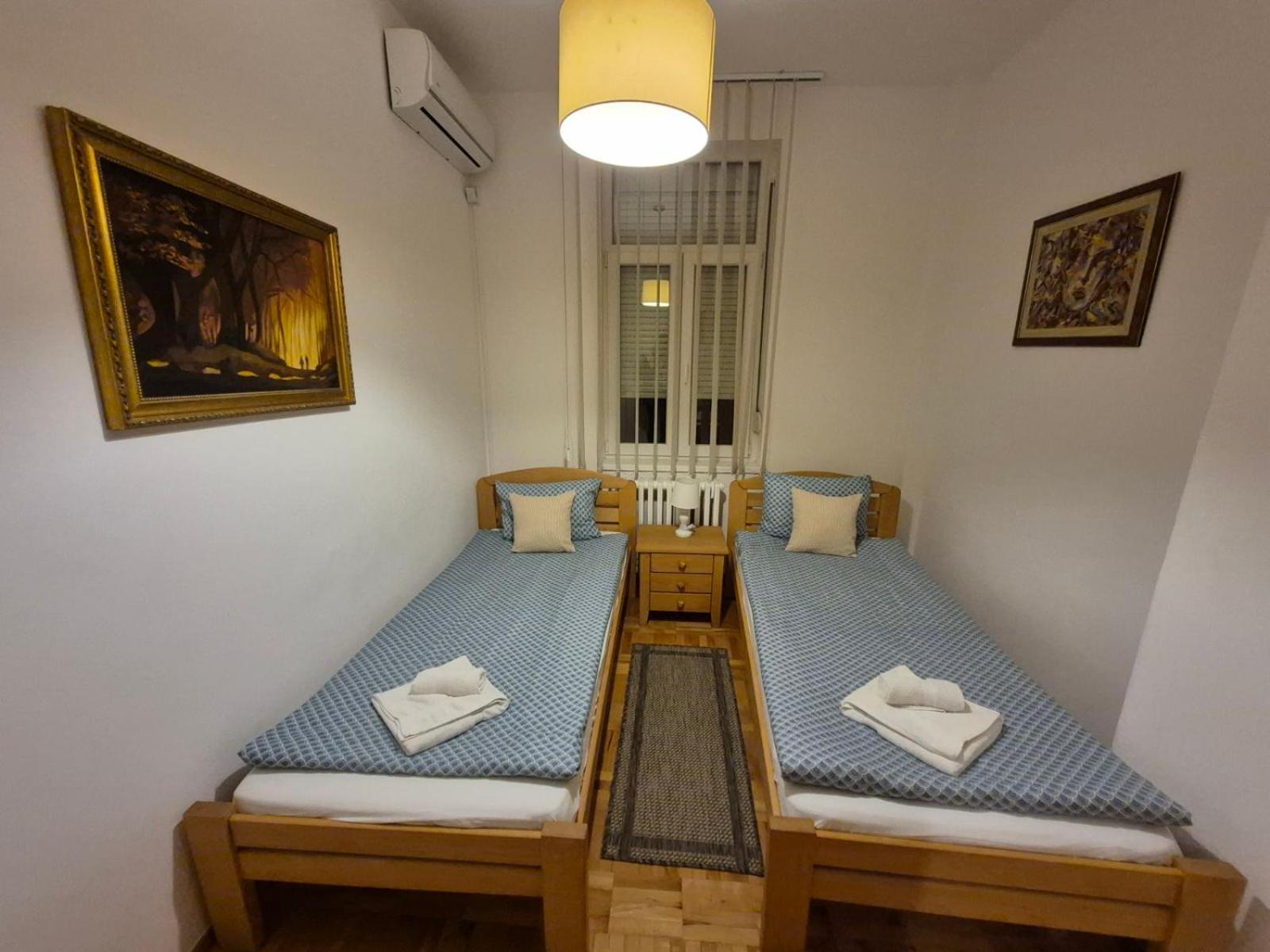 Authentic Belgrade Centre Apartments For Large Groups, Republic Square - Up To 47 People In 5 Apartments Ruang foto
