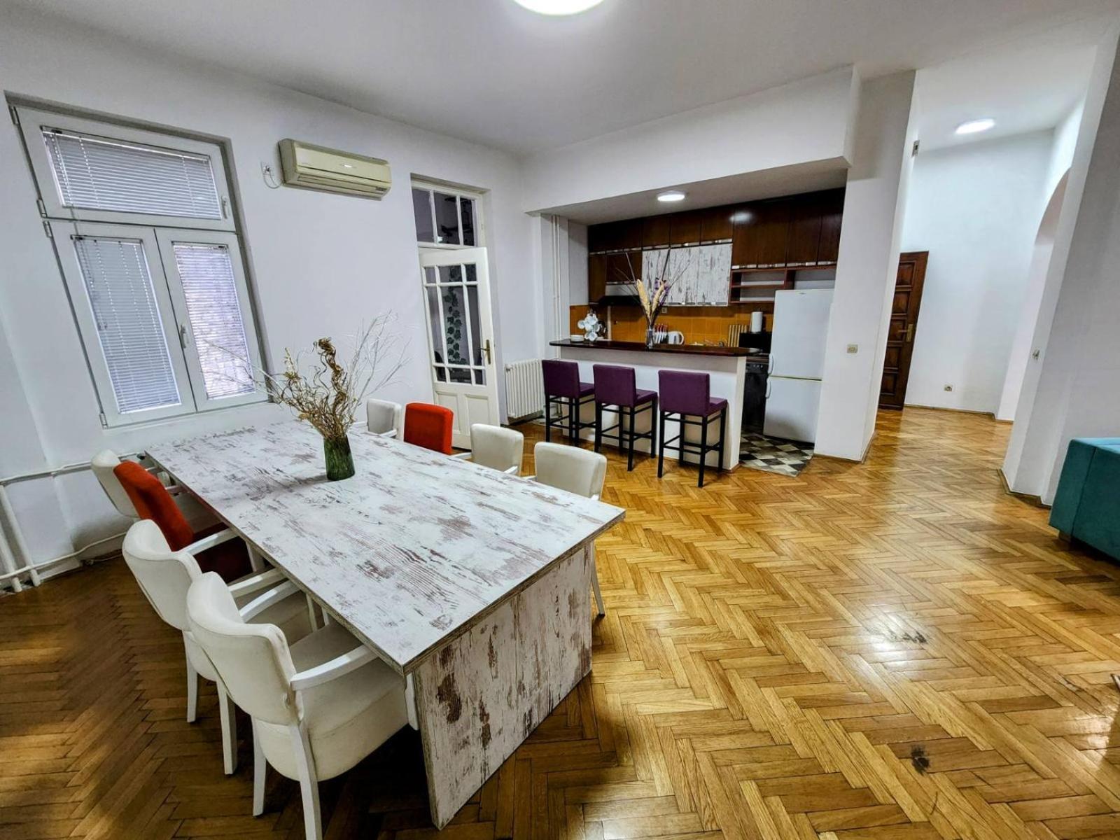 Authentic Belgrade Centre Apartments For Large Groups, Republic Square - Up To 47 People In 5 Apartments Ruang foto