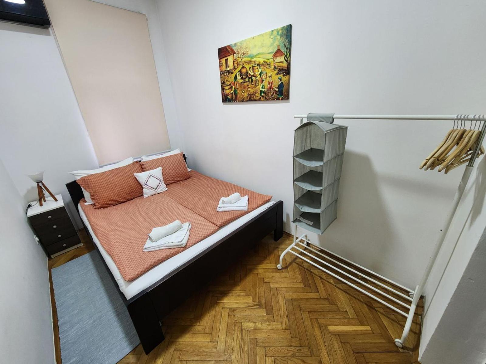 Authentic Belgrade Centre Apartments For Large Groups, Republic Square - Up To 47 People In 5 Apartments Ruang foto